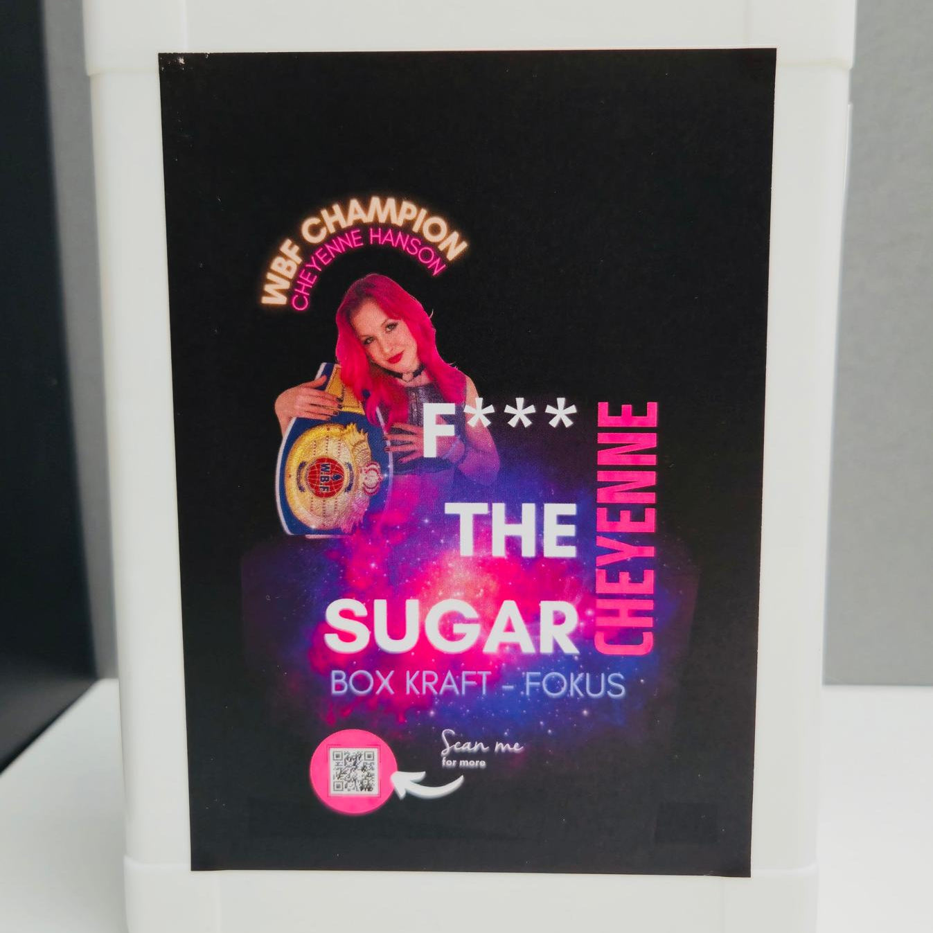 Cheyenne Hanson Box – Kraft, Fokus