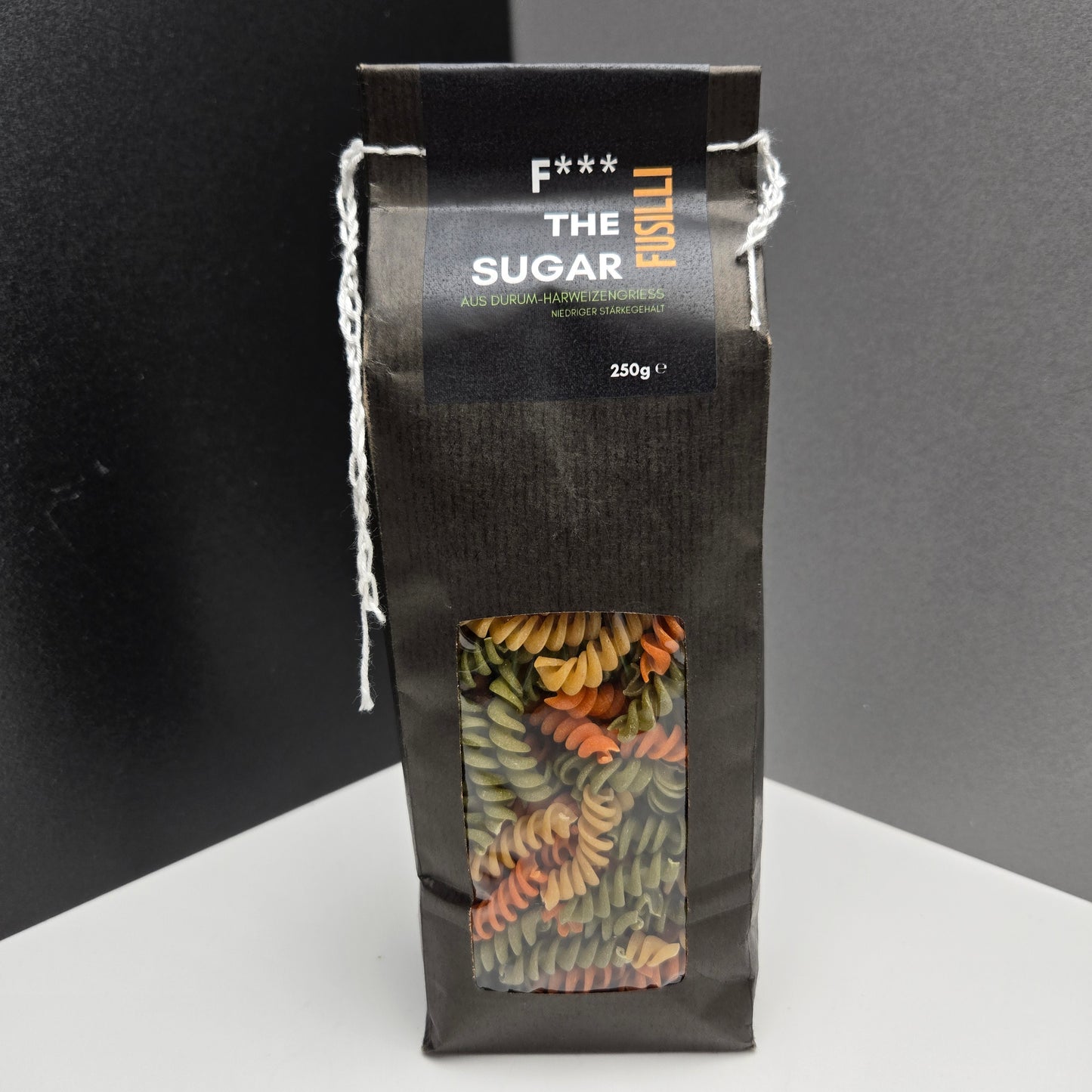 Spiral Nudeln mit Kürbiskernen, Paprika und Spinat